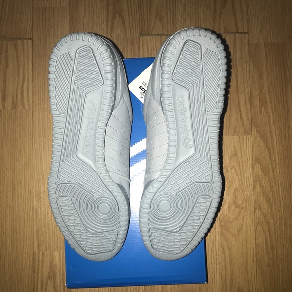 Yeezy Powerphase - Picture 3 of 5